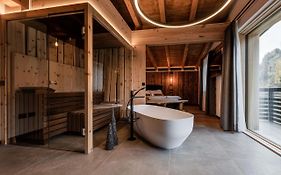 Nidaris - Luxury Private Spa Suites